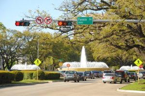 The Mecom Fountain is one of Houston's best-known landmarks (Creative Commons license attribution: photo courtesy faungg's photos)